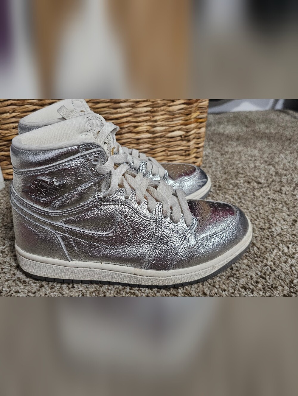 LNike Women’s Silver High-Top Sneakers with White Laces Size 5.5 - Picture 5 of 8